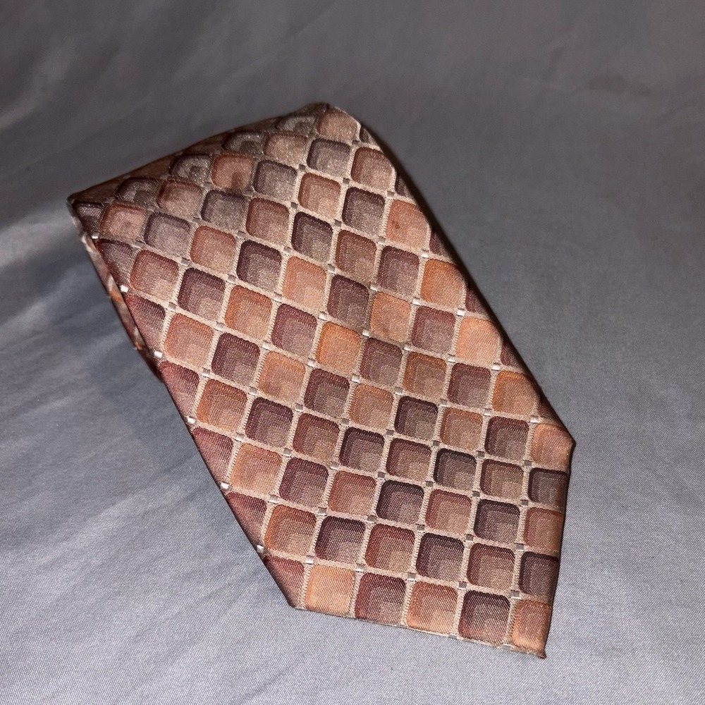 Van Heusen Silk Tie Brown/Orange/Cream‎ Geometric Design - Gorgeous in Person!